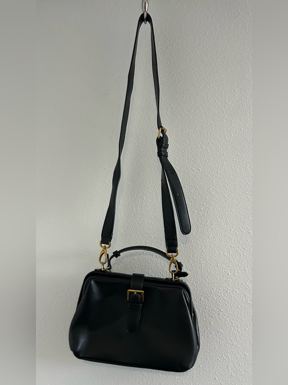 Antik Kraft Black Leather Crossbody Bag with Gold Hardware